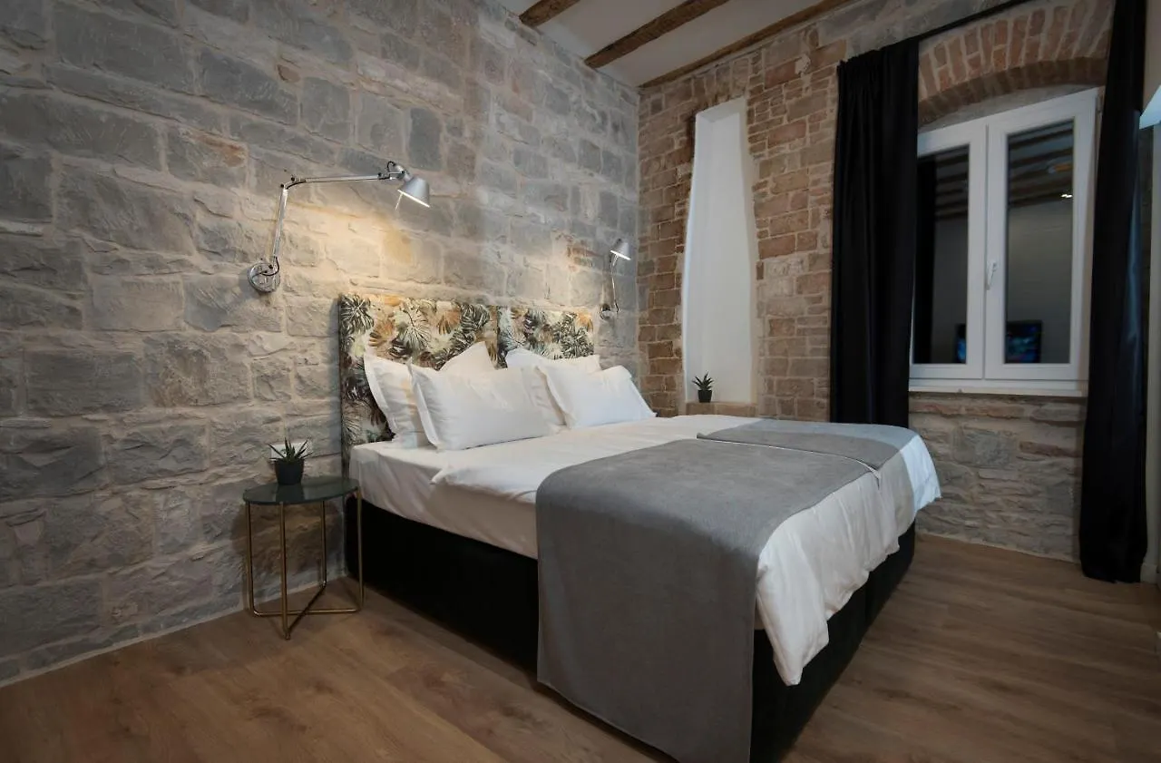 Apartment Emarkoni Split