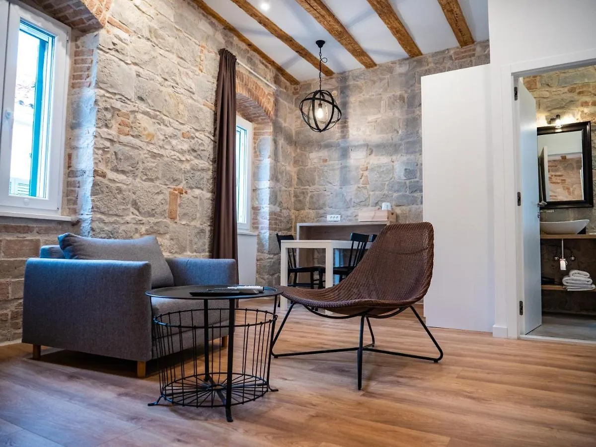 Apartment Emarkoni Split